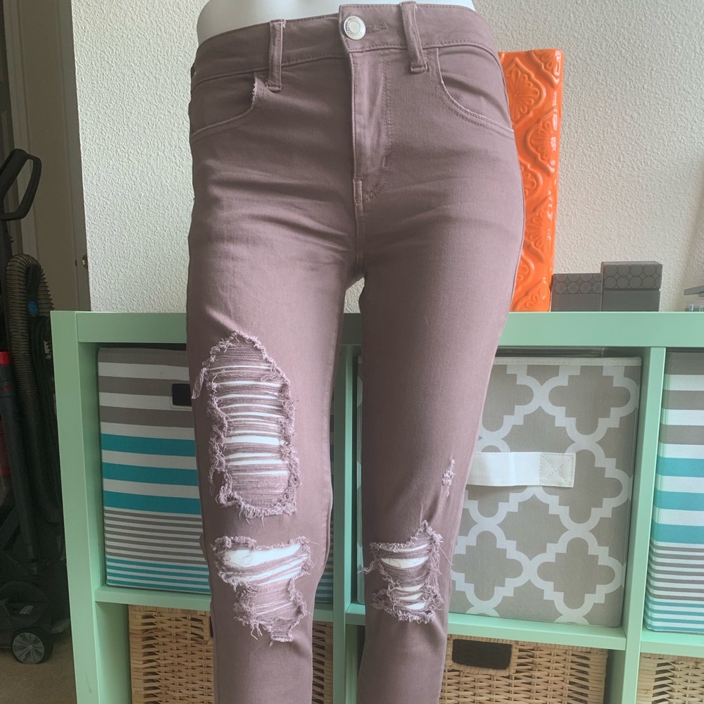 American Eagle Outfitters distressed jegging